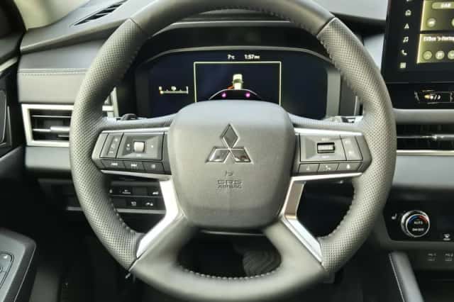 Mitsubishi Outlander (2026) thumbnail 4