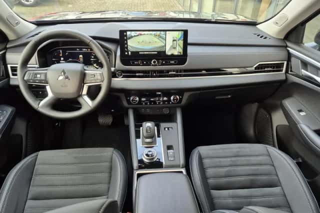 Mitsubishi Outlander (2026) thumbnail 3