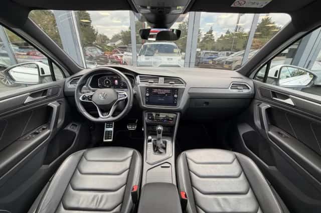 Volkswagen Tiguan (2021) thumbnail 3