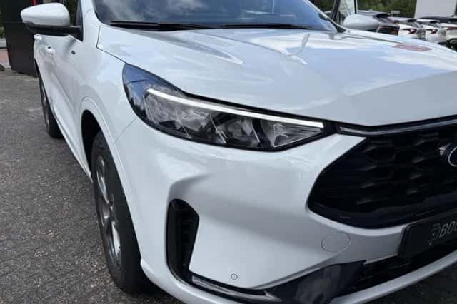 Ford Kuga (2025) thumbnail 6