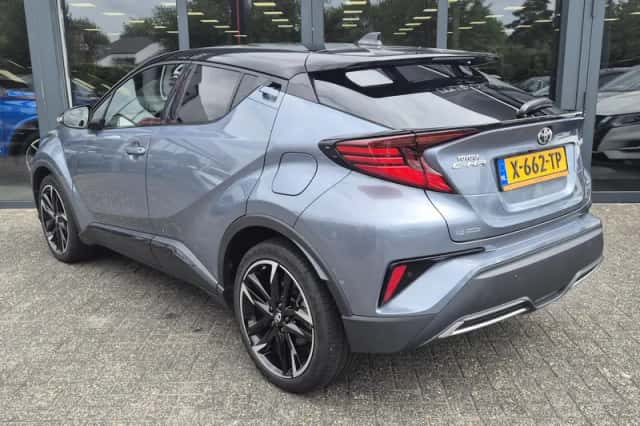 Toyota C-HR (2022) thumbnail 6