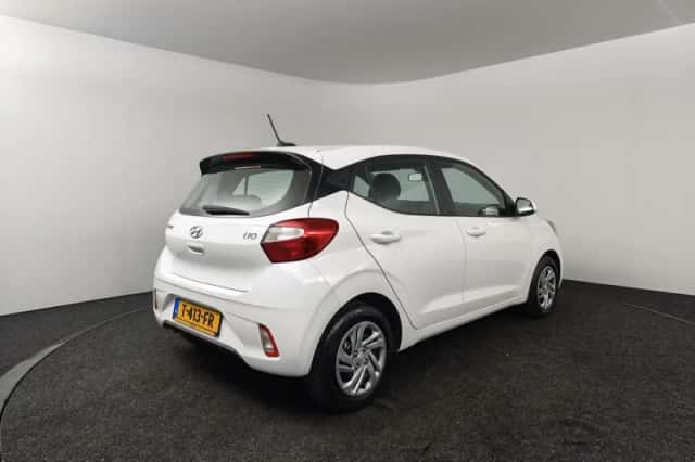 Hyundai i10 (2023) thumbnail 2