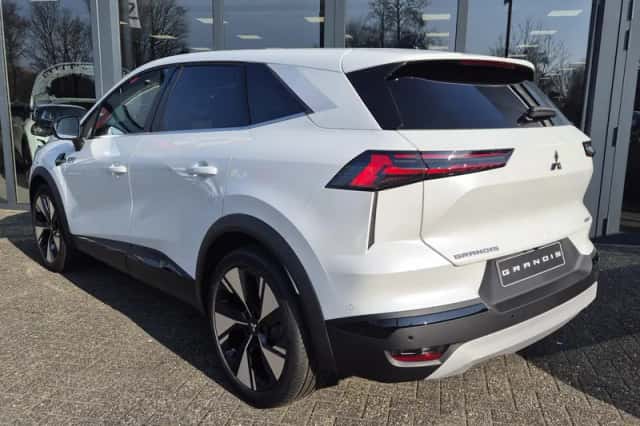 Mitsubishi Grandis (2026) thumbnail 6