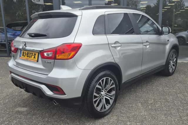 Mitsubishi ASX (2017) thumbnail 2