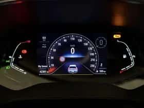Renault Captur (2022) thumbnail 4