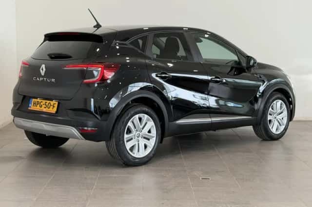 Renault Captur (2020) thumbnail 2