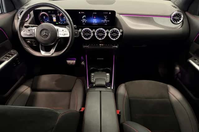Mercedes-Benz GLA (2023) thumbnail 3