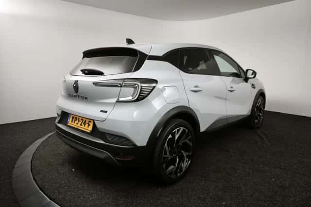 Renault Captur (2025) thumbnail 2