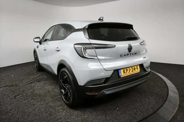 Renault Captur (2025) thumbnail 6