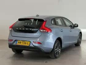 Volvo V40 (2017) thumbnail 2