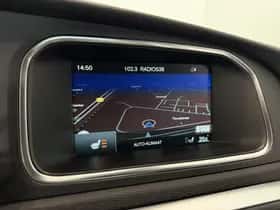 Volvo V40 (2017) thumbnail 36
