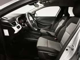 Renault Clio (2023) thumbnail 7