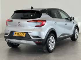 Renault Captur (2021) thumbnail 2