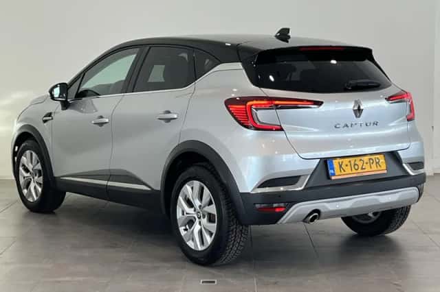 Renault Captur (2021) thumbnail 5