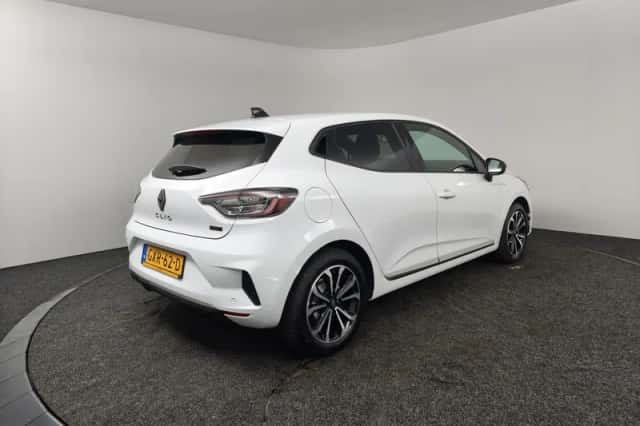Renault Clio (2024) thumbnail 2
