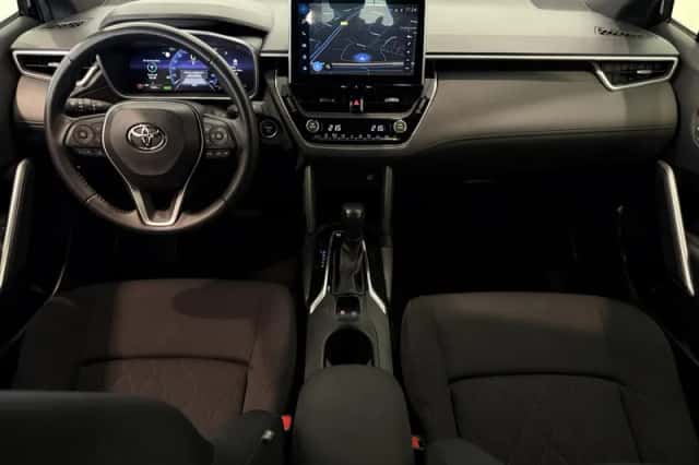 Toyota Corolla Cross (2023) thumbnail 3