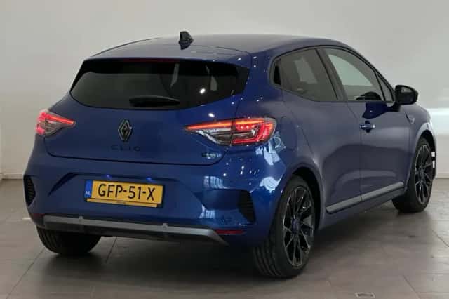 Renault Clio (2024) thumbnail 2