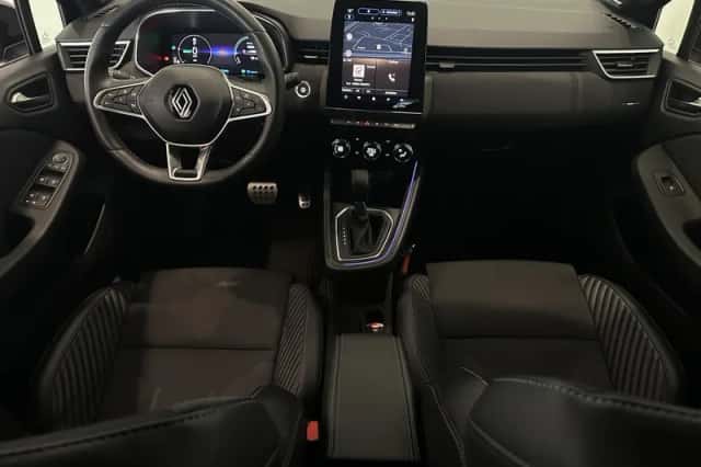Renault Clio (2024) thumbnail 3