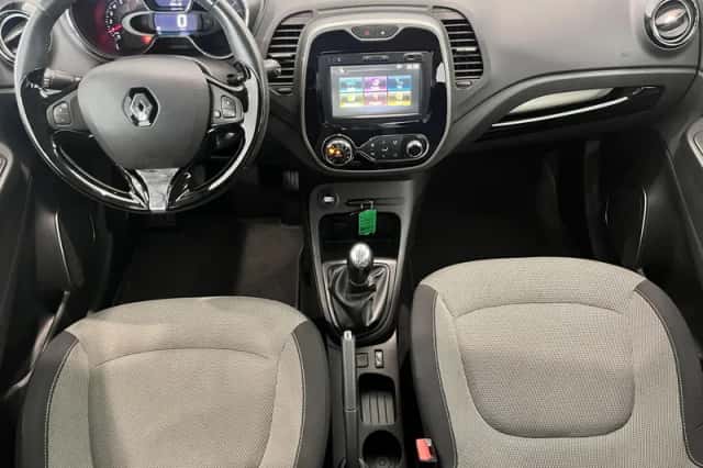 Renault Captur (2017) thumbnail 3