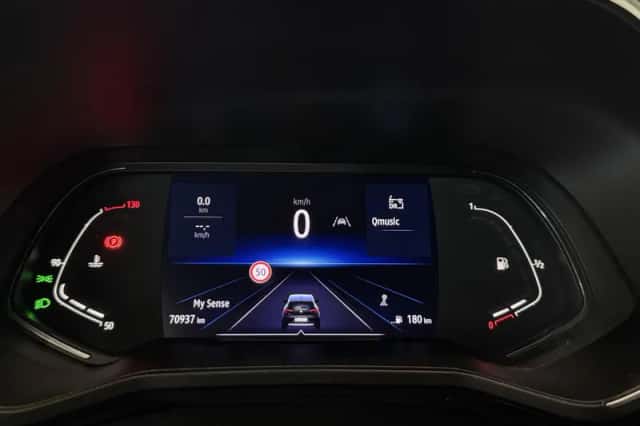 Renault Clio (2021) thumbnail 4