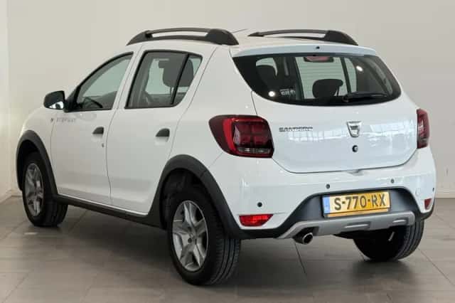 Dacia Sandero Stepway (2017) thumbnail 6