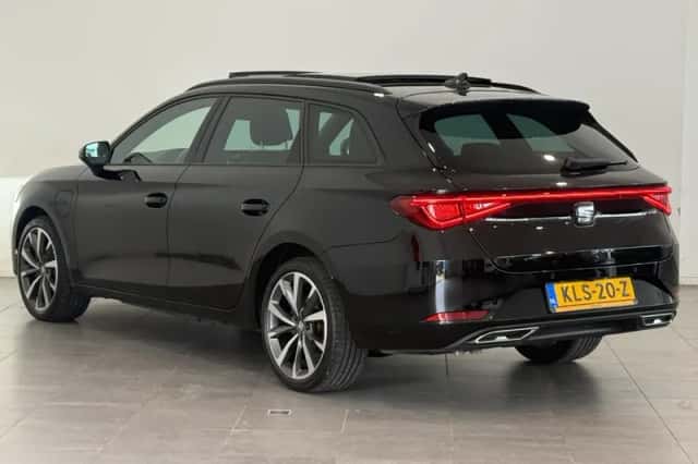 SEAT Leon (2023) thumbnail 6