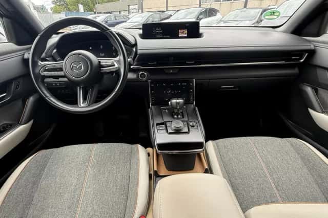 Mazda MX-30 (2020) thumbnail 3
