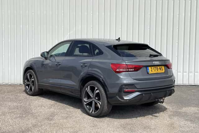 Audi Q3 (2021) thumbnail 6