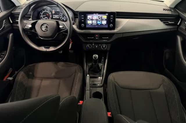 Škoda Kamiq (2023) thumbnail 3