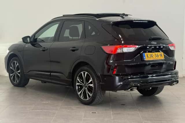 Ford Kuga (2023) thumbnail 6