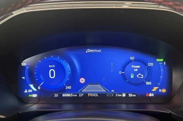 Ford Kuga (2023) thumbnail 4