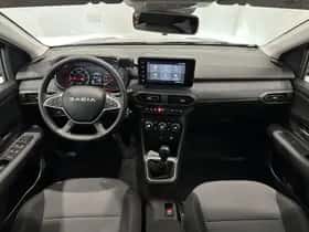 Dacia Sandero Stepway (2024) thumbnail 3