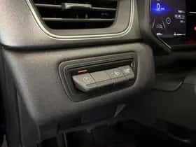 Renault Captur (2024) thumbnail 25