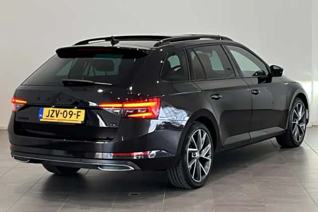 Škoda Superb (2022) thumbnail 2