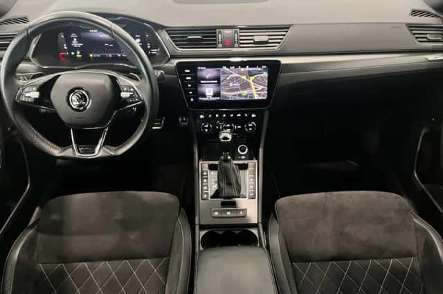 Škoda Superb (2022) thumbnail 3