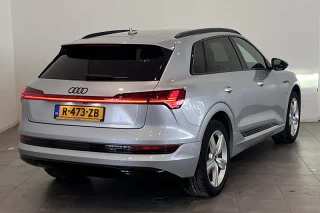 Audi e-tron (2022) thumbnail 2