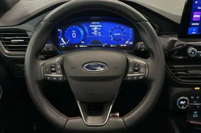 Ford Kuga (2021) thumbnail 4