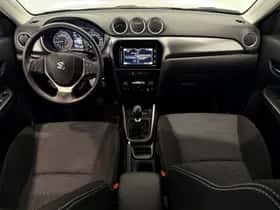 Suzuki Vitara (2020) thumbnail 3