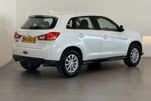 Mitsubishi ASX (2017) thumbnail 2