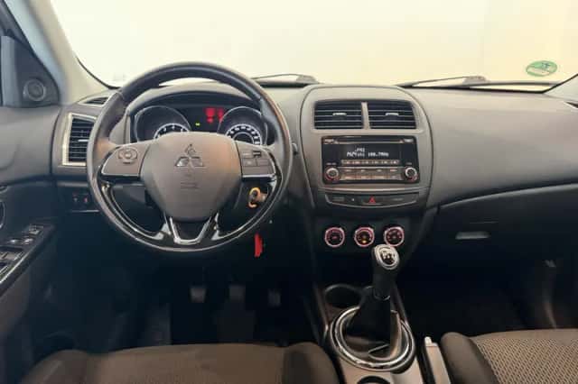 Mitsubishi ASX (2017) thumbnail 3