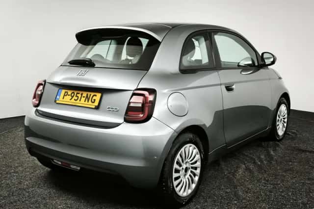 Fiat 500e (2022) thumbnail 2