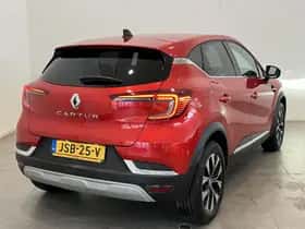 Renault Captur (2023) thumbnail 2