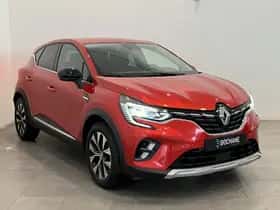 Renault Captur (2023) thumbnail 5