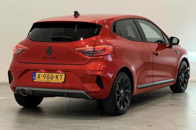 Renault Clio (2023) thumbnail 2
