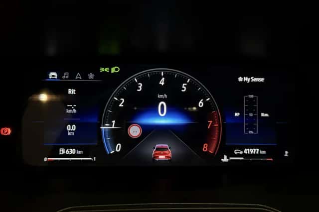 Renault Clio (2023) thumbnail 4