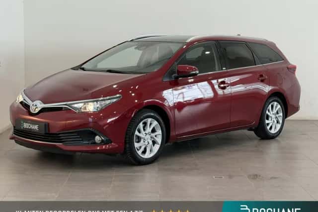Toyota Auris (2017) thumbnail 1