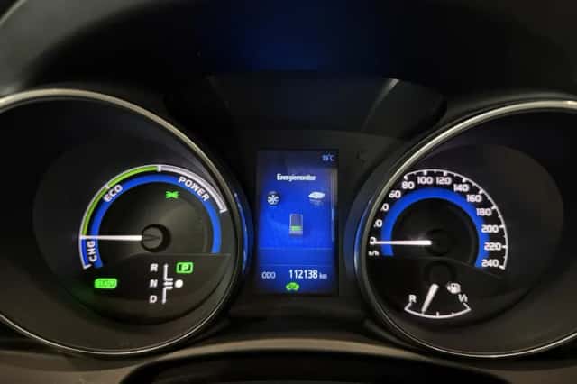 Toyota Auris (2017) thumbnail 4
