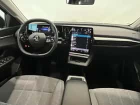 Renault Mégane E-Tech (2022) thumbnail 11
