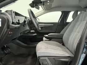 Renault Mégane E-Tech (2022) thumbnail 8
