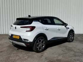 Renault Captur (2022) thumbnail 2